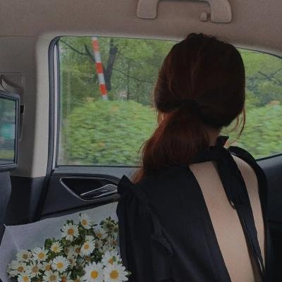 校园实拍：超模之女晒豪宅名表，人设崩塌
